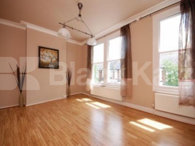 			Fantastic Flat With Terrace, 3 Bedroom, 1 bath, 1 reception Flat			 Harberton Road, Archway